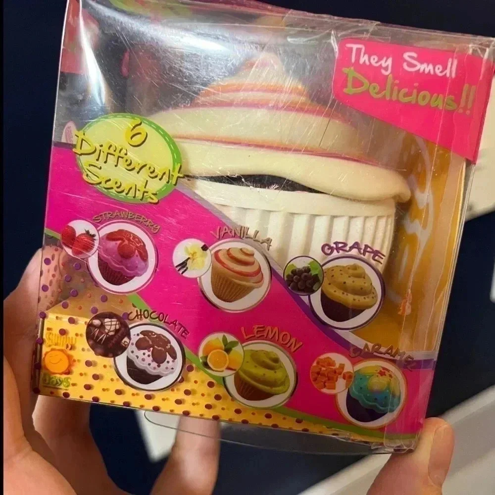 Scented Cupcake Surprise Princess Edition Esther Scented With Brush NIB